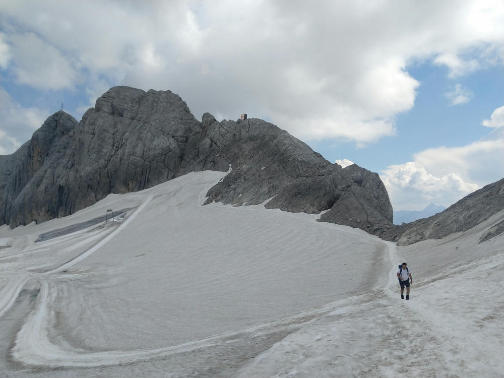 Looking back at Koppenkarstein from the Dachstein glacier